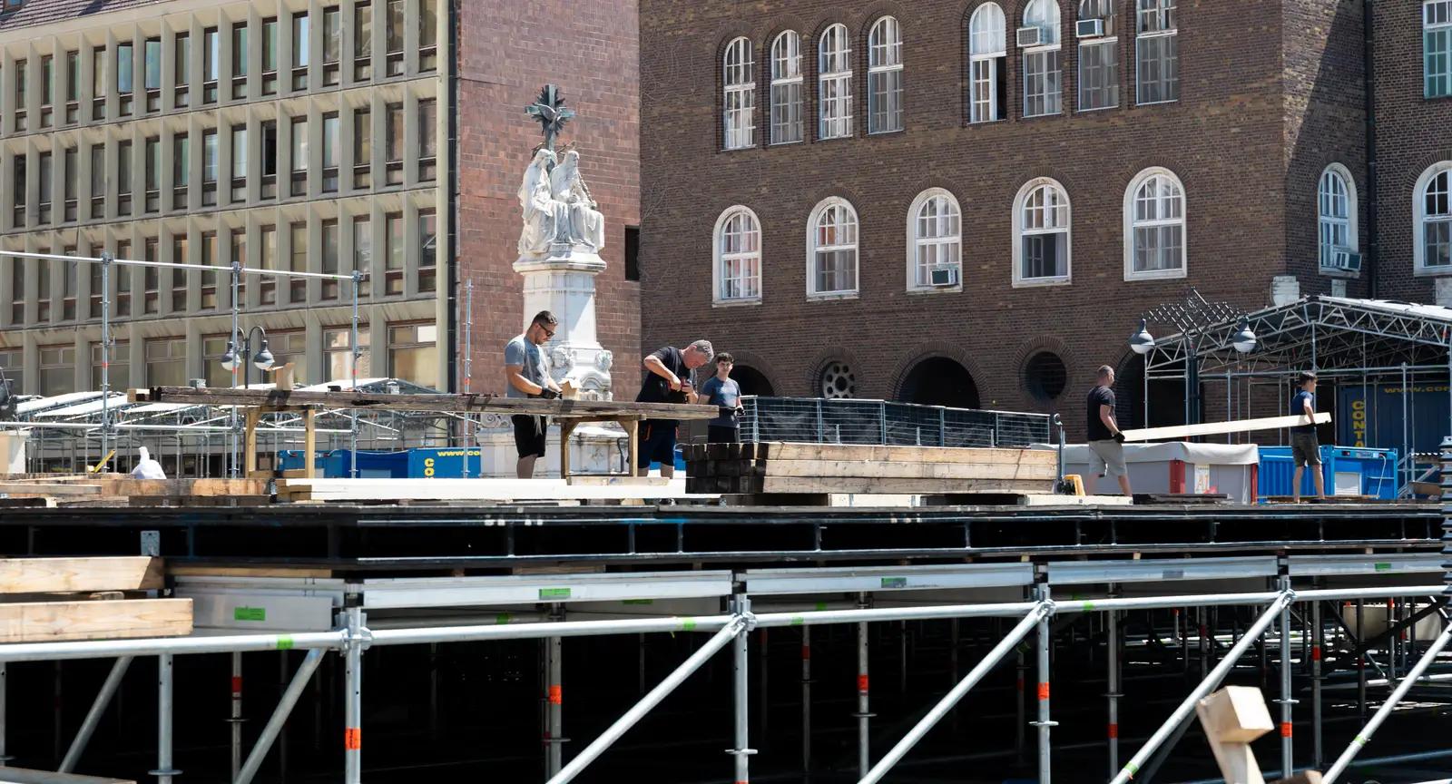 Épül és tovább növekszik hazánk legnagyobb színpada!