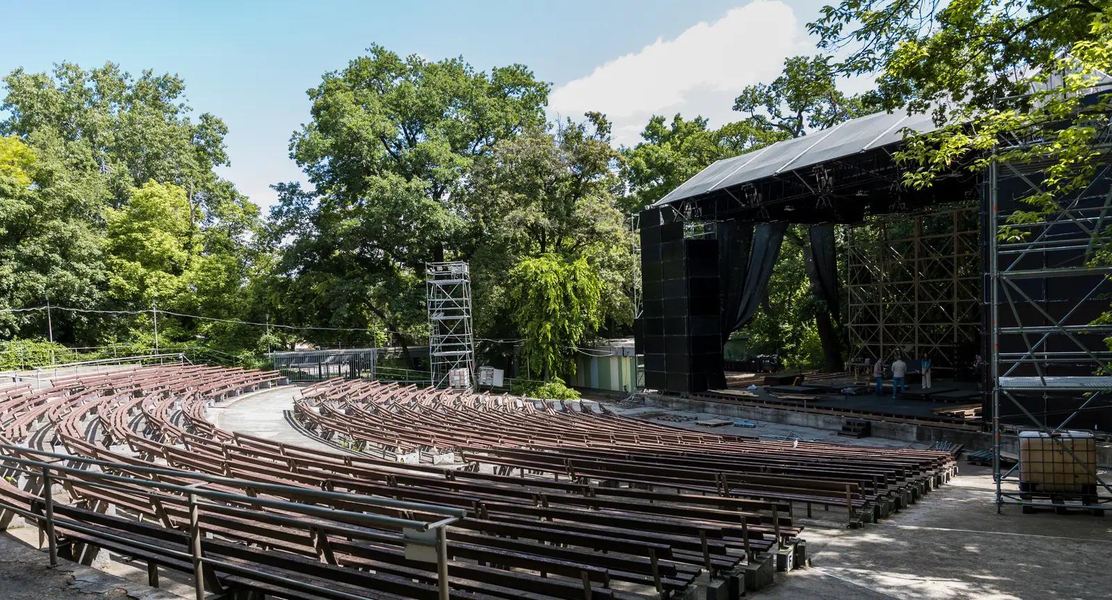 Hamarosan Szabadtéri: készül az újszegedi színpad!